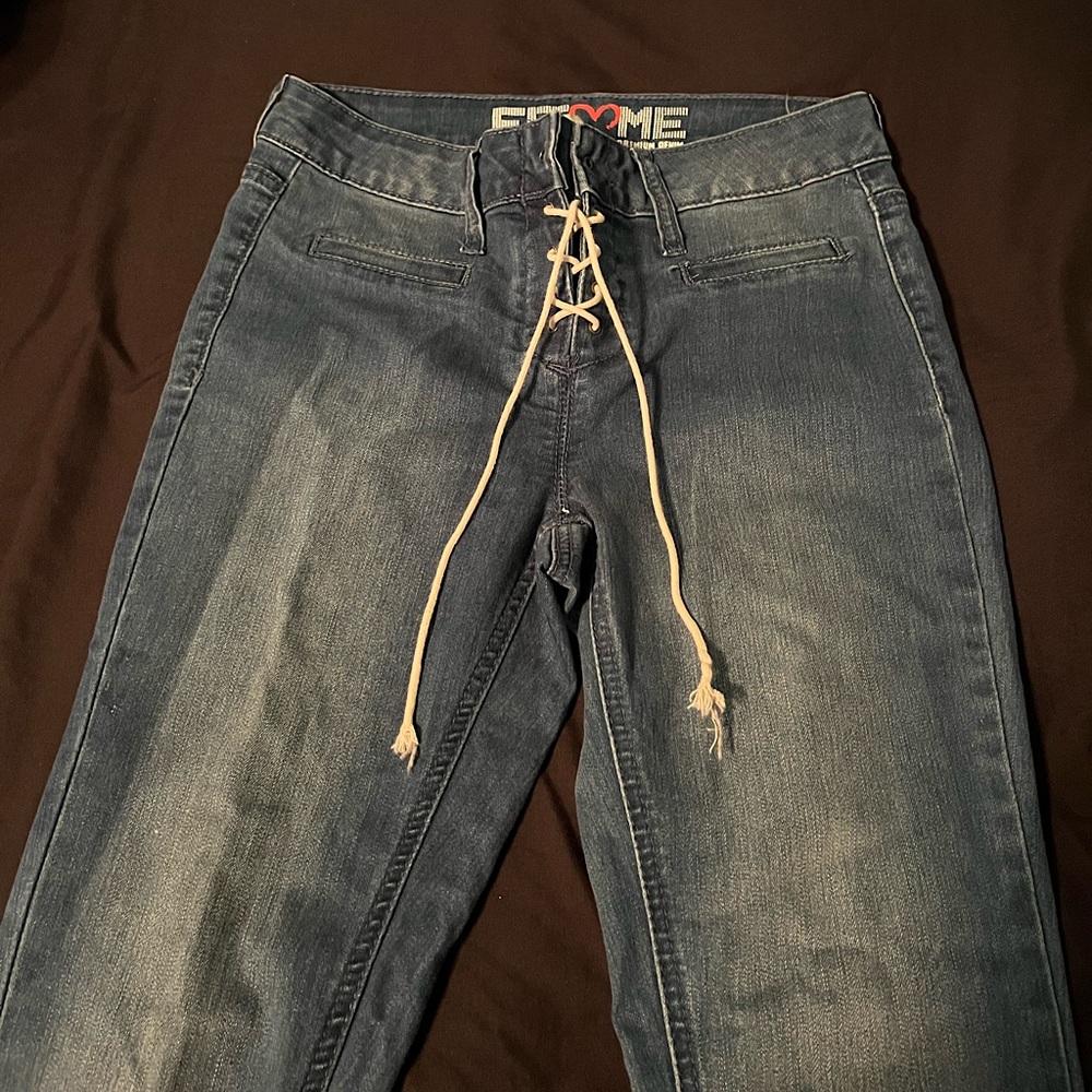 Shoelace tie jeans